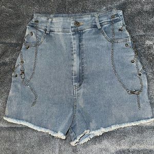 Jeans shorts with chains